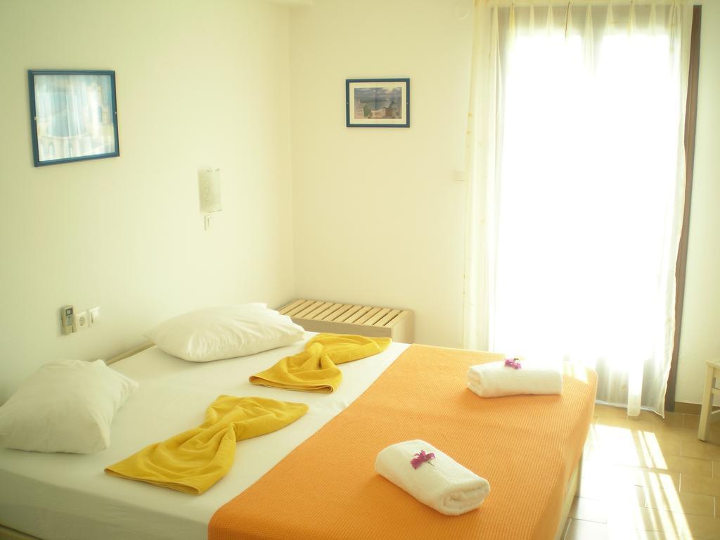 Golden Sun Aparthotel Chora  Phòng bức ảnh